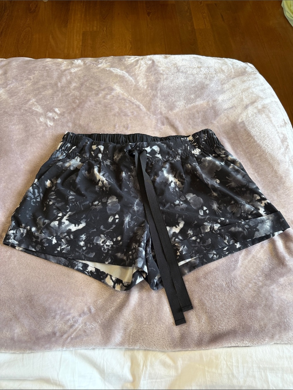 Size 10 Lululemon workout shorts